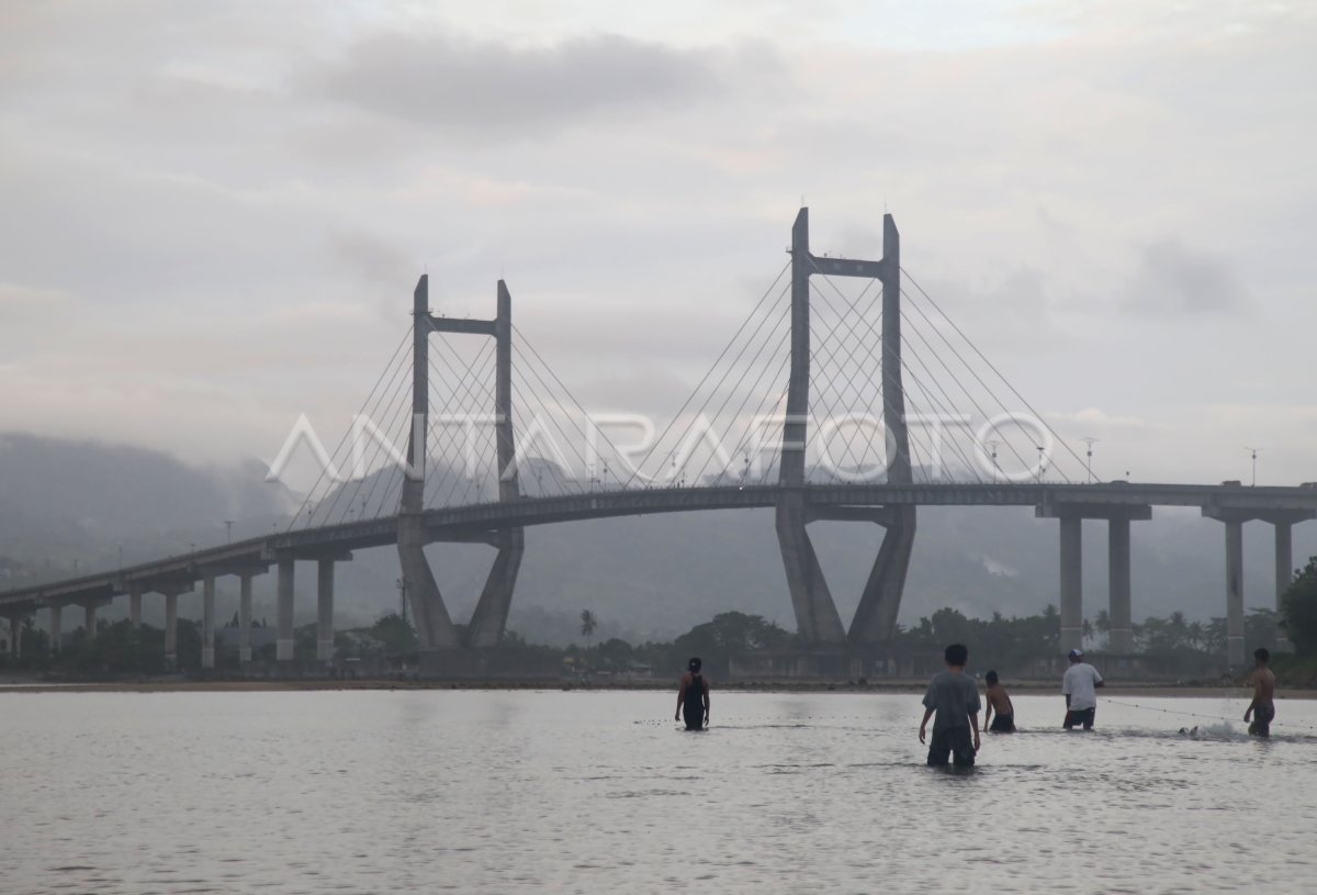 Jembatan Merah Putih Ambon | ANTARA Foto