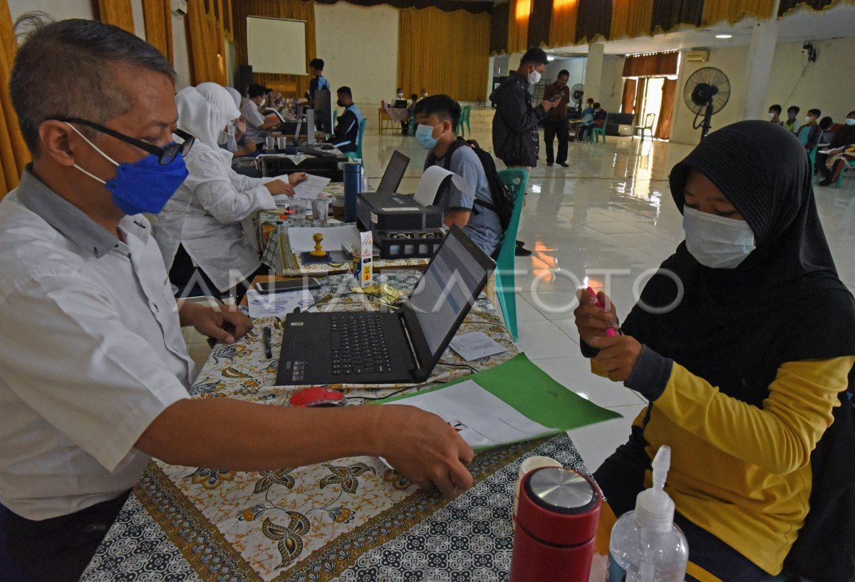 VERIFIKASI PPDB TINGKAT SMU DI BANTEN | ANTARA Foto