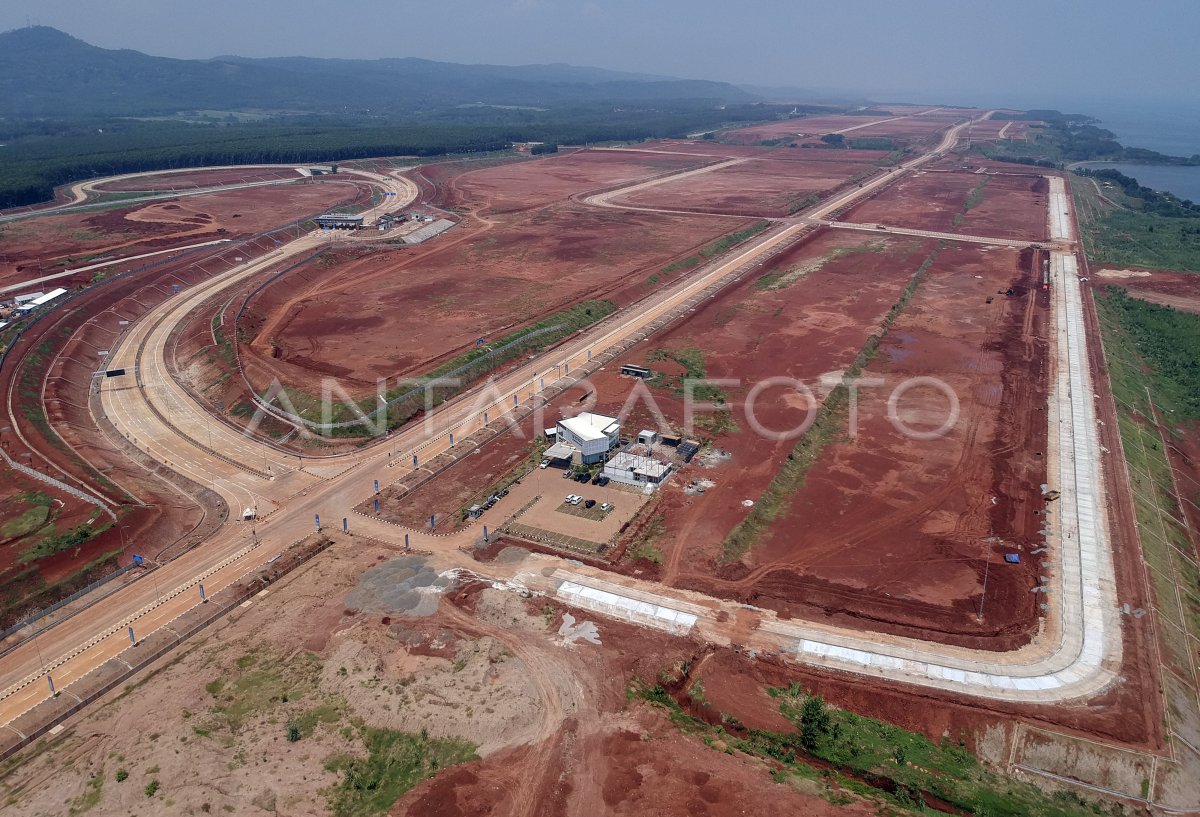 PEMBANGUNAN JALAN KAWASAN INDUSTRI TERPADU BATANG | ANTARA Foto