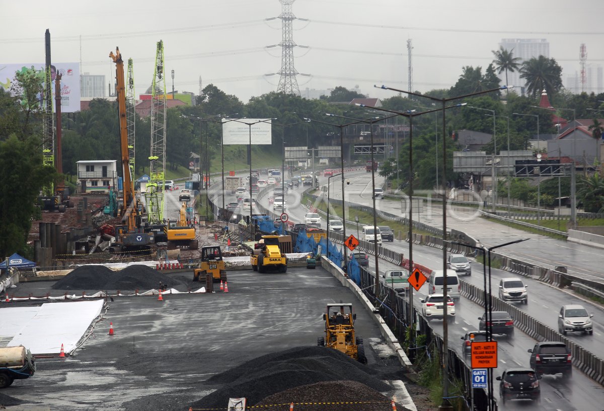 PROYEK PENINGGIAN JALAN RUAS TOL BSD SERPONG | ANTARA Foto