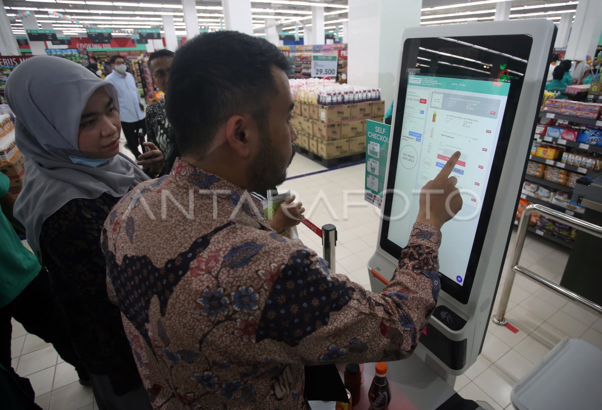 Supermarket scan and go hadir di tangerang antara foto