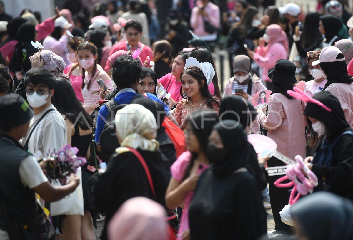 ANTUSIASME FANS BLACKPINK MENJELANG KONSER