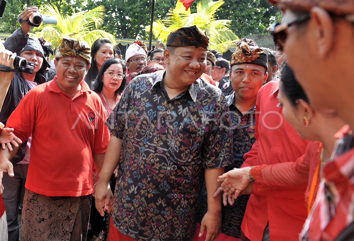 PENDAFTARAN CAGUB PDIP | ANTARA Foto