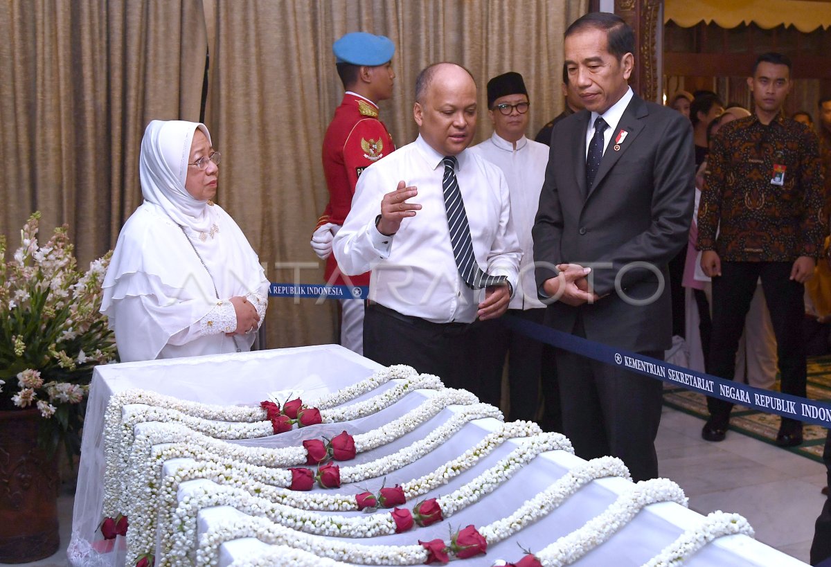 BJ HABIBIE WAFAT - PRESIDEN MELAYAT KE RUMAH DUKA | ANTARA Foto