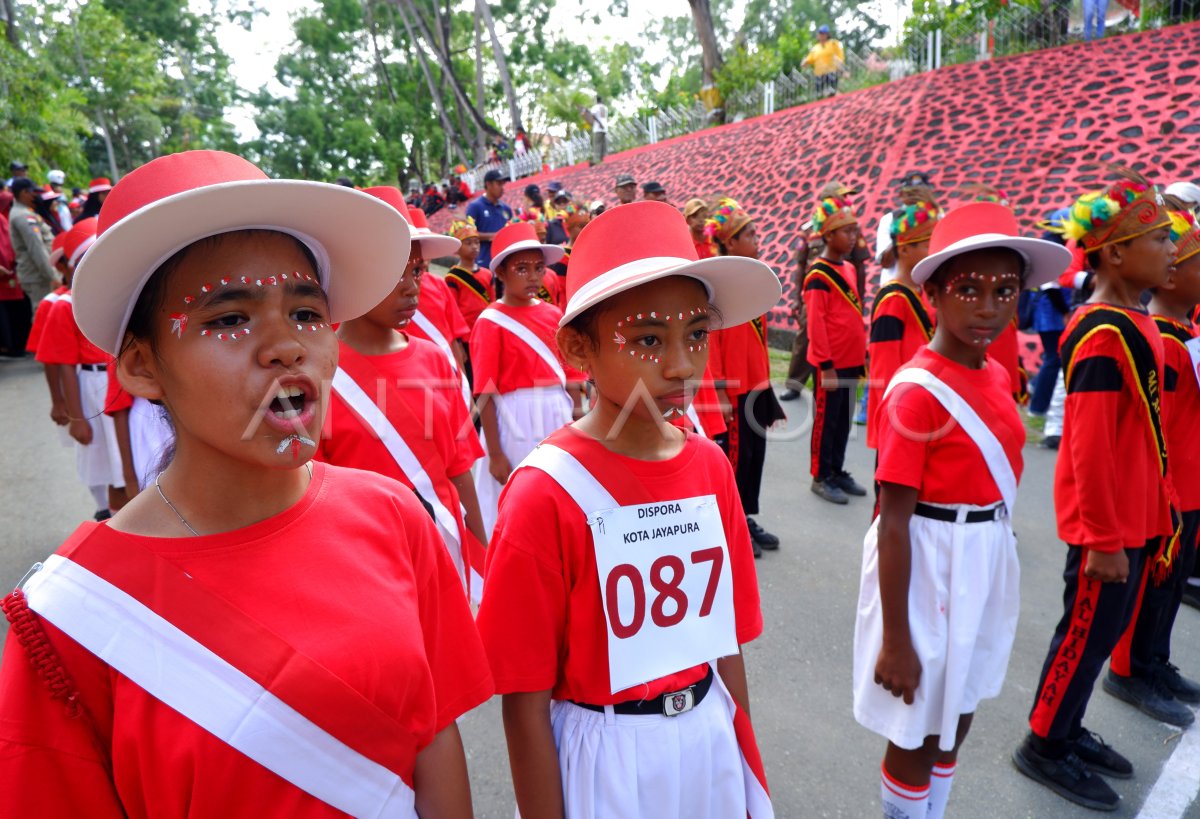 Lomba Gerak Jalan Di Papua Antara Foto