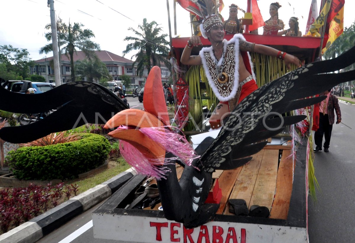 Pekan Gawai Dayak Antara Foto