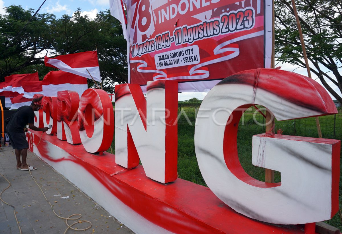 Mengecat Tugu Ikon Ibu Kota Papua Barat Daya Antara Foto