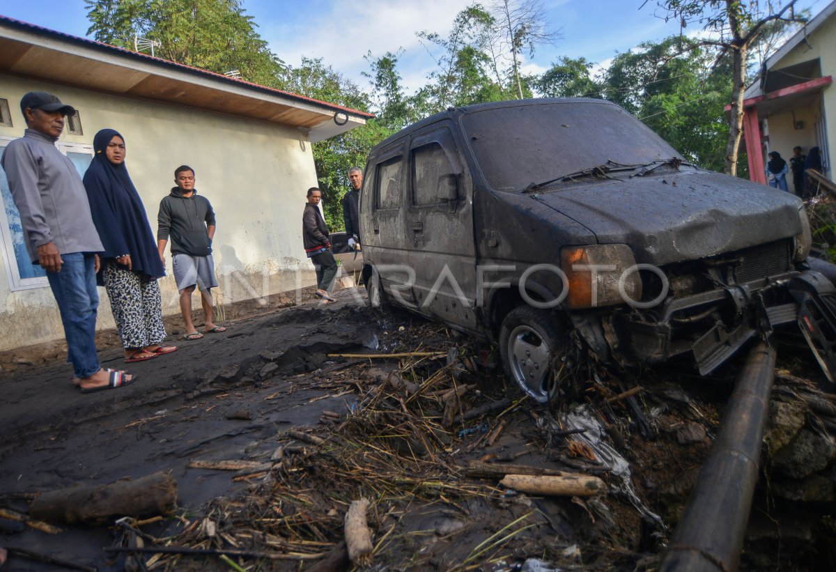 Dampak Banjir Lahar Dingin Gunung Marapi | ANTARA Foto