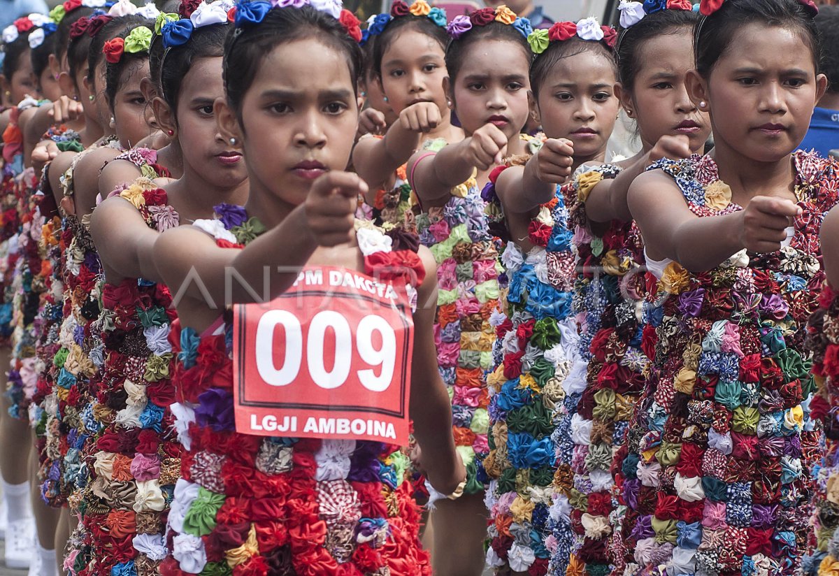 Lomba Gerak Jalan Indah Amboina Antara Foto