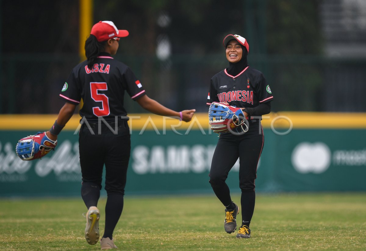 SOFTBALL PUTRI FILIPHINA VS INDONESIA ASIAN GAMES 2018 | ANTARA Foto