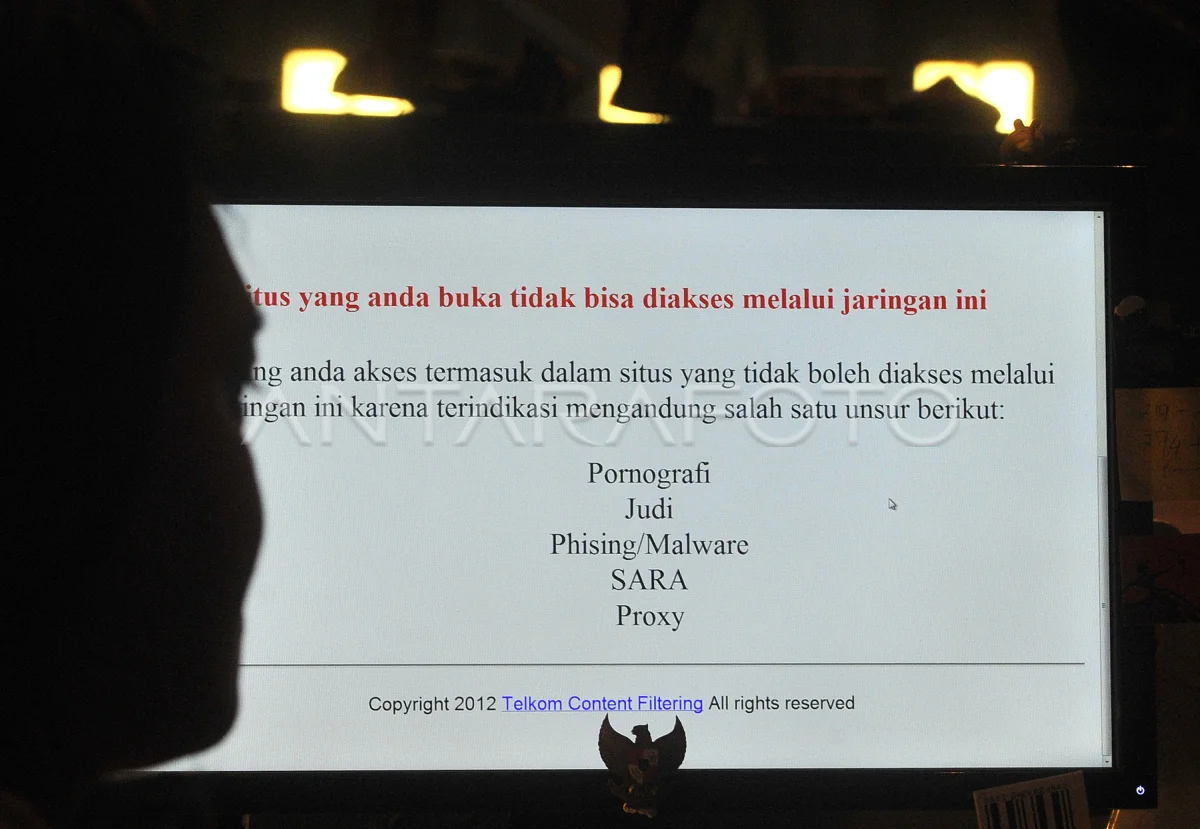 Memblokir semua situs bokep dan judi