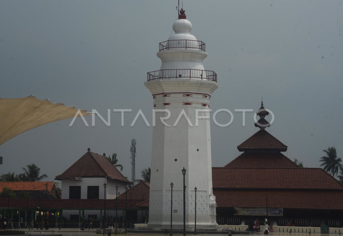 PENUTUPAN OBJEK WISATA DI BANTEN | ANTARA Foto