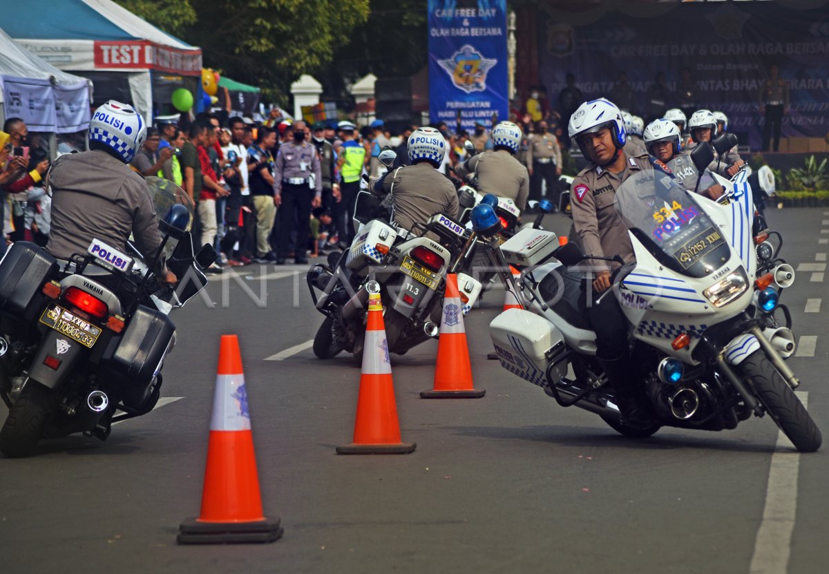 PERINGATAN HUT KE-67 POLANTAS | ANTARA Foto