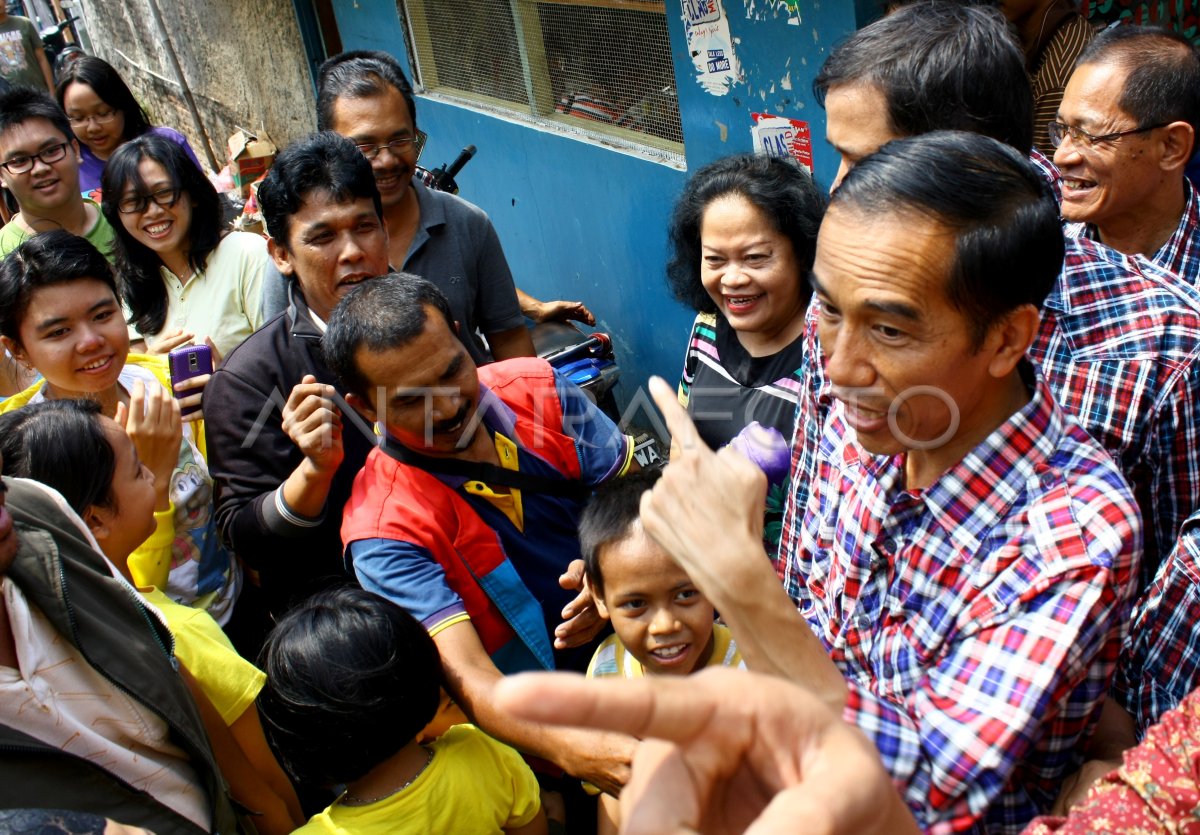 JOKOWI KUNJUNGI WARGA | ANTARA Foto