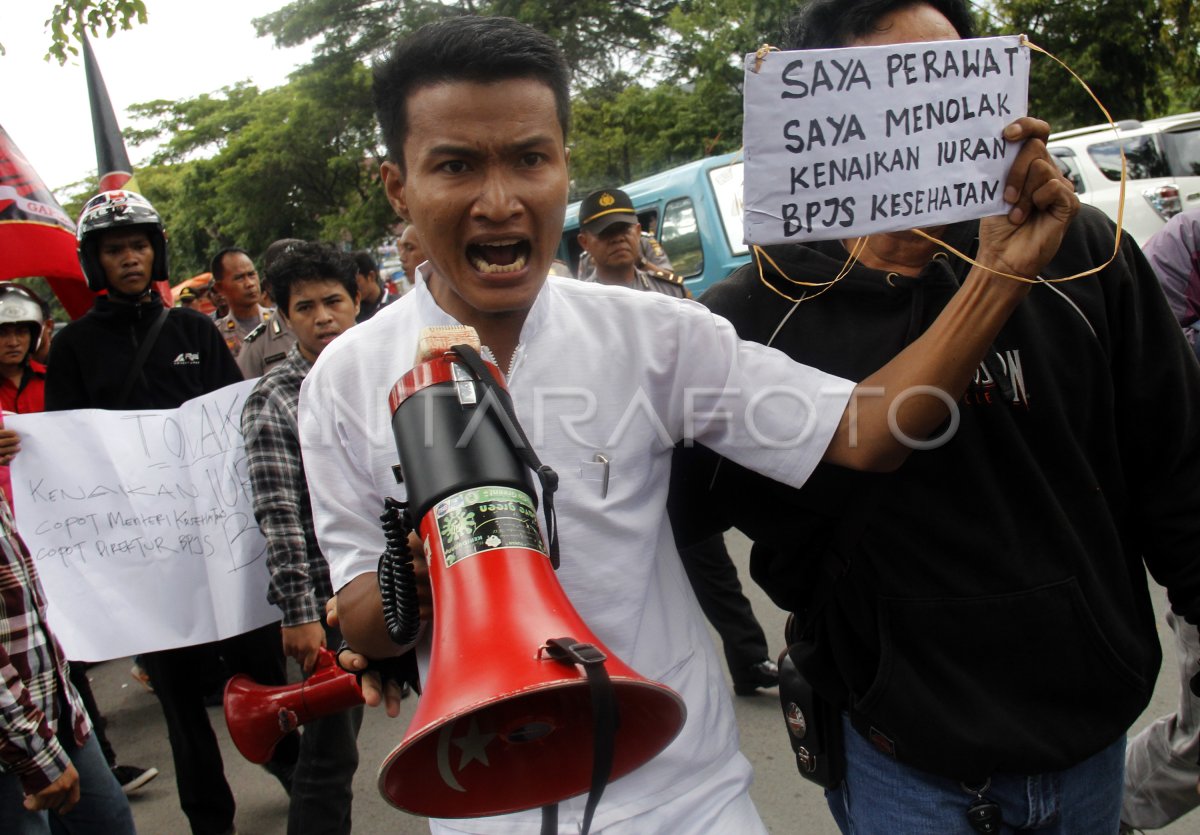 TOLAK KENAIKAN IURAN BPJS KESEHATAN | ANTARA Foto