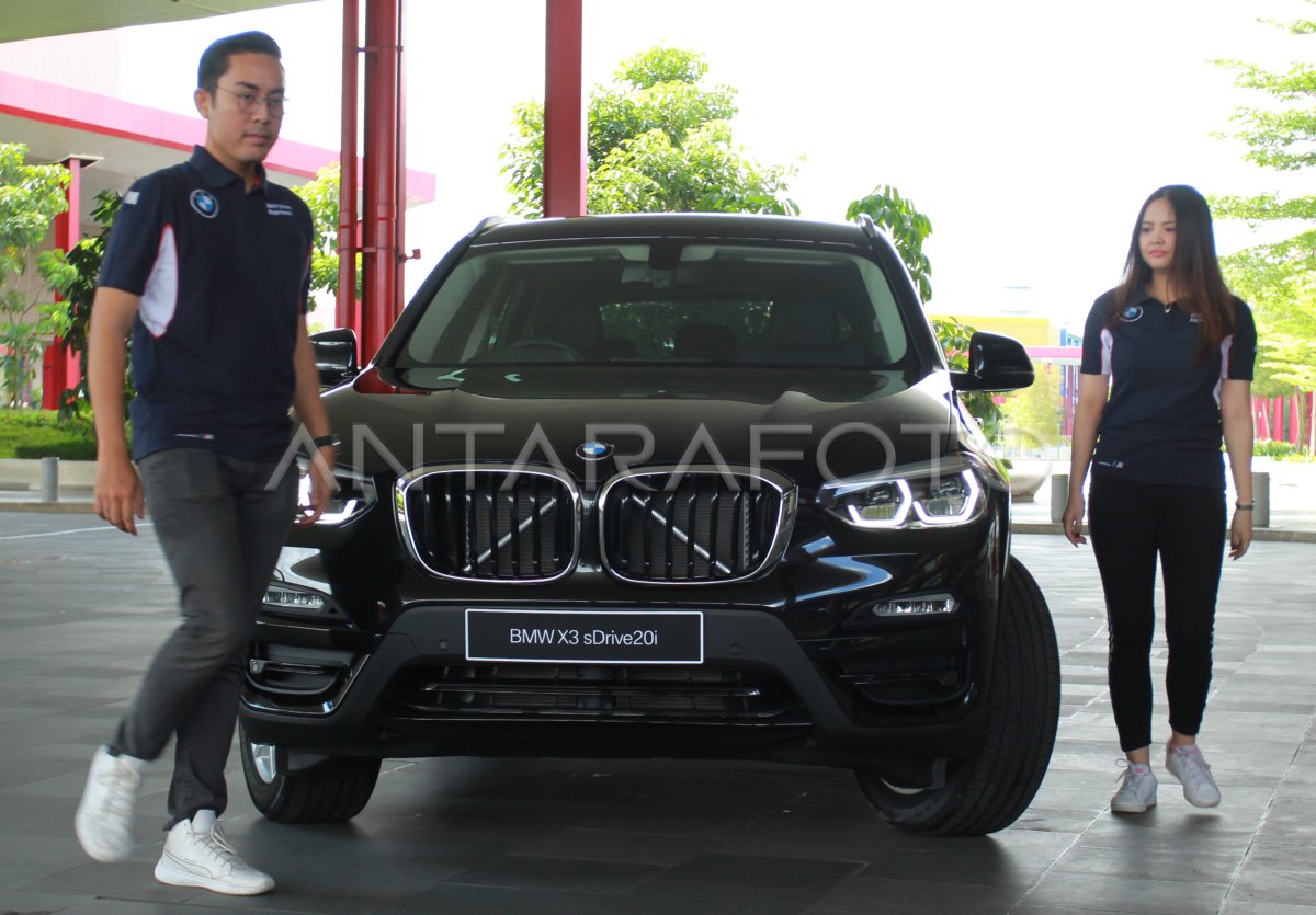 PELUNCURAN VARIAN TERBARU BMW X3 | ANTARA Foto