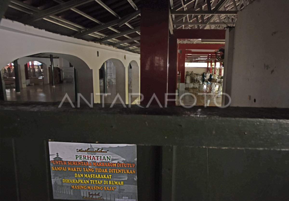 TEMPAT WISATA ZIARAH DITUTUP DI BANTEN | ANTARA Foto