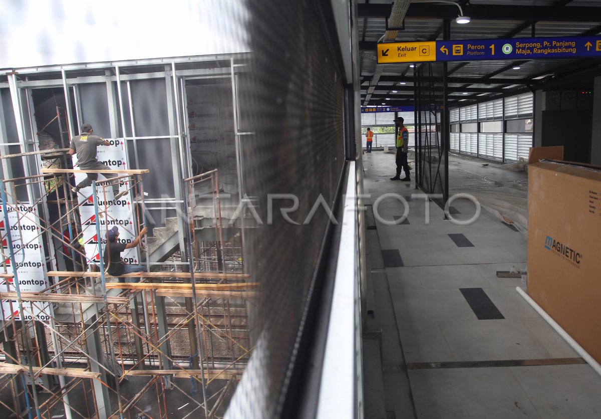STASIUN PONDOK RANJI BARU SEGERA BEROPERASI | ANTARA Foto