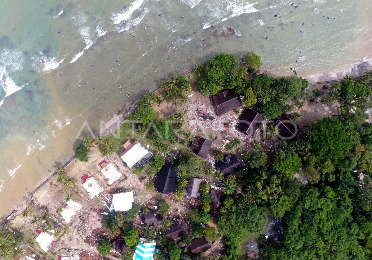 DAMPAK TSUNAMI SELAT SUNDA DI PANTAI CARITA ANTARA Foto