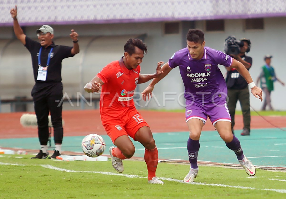 PERSITA TANGERANG DITAHAN IMBANG BORNEO FC | ANTARA Foto