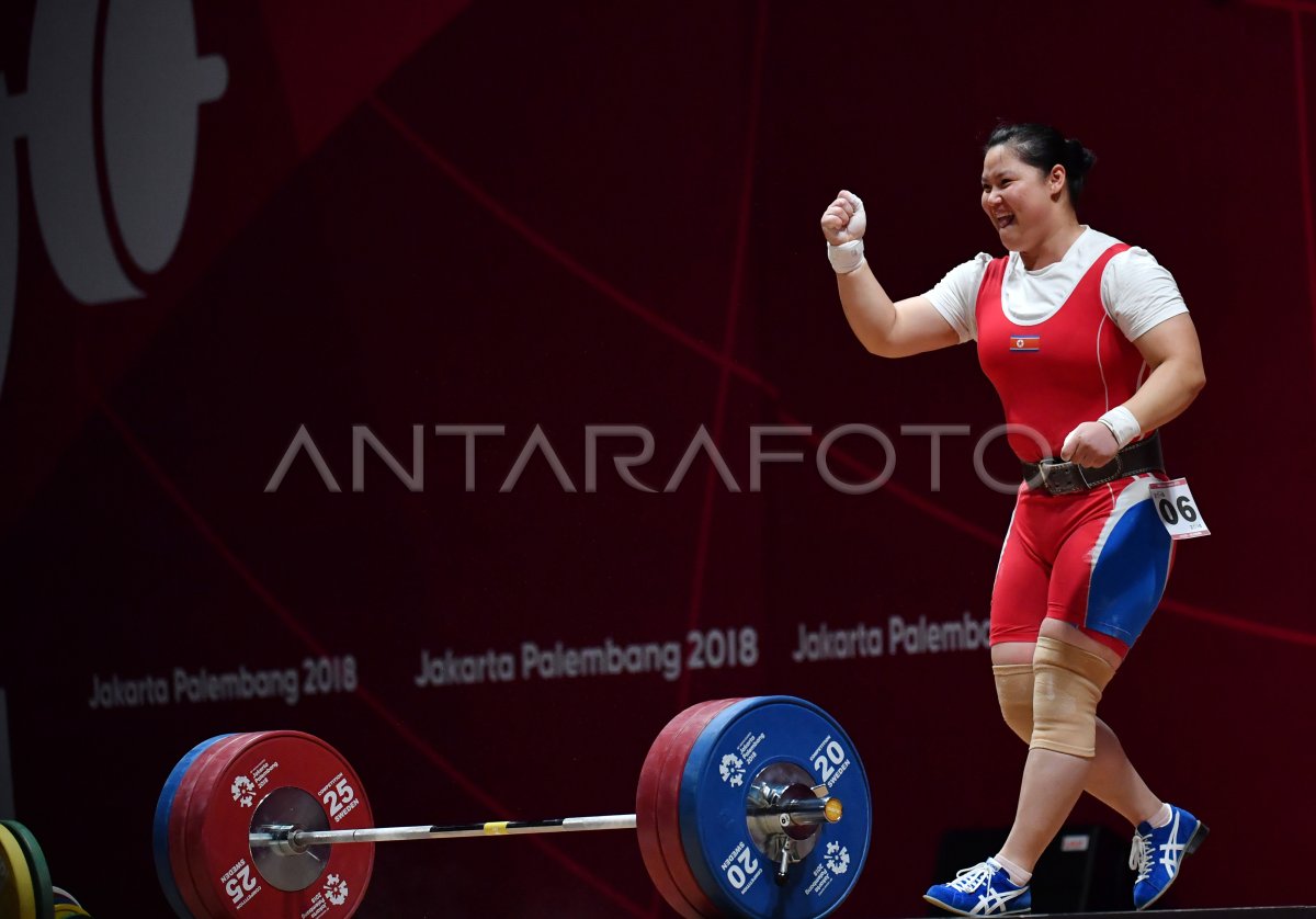 Emas Angkat Besi Putri 75 Kg Antara Foto