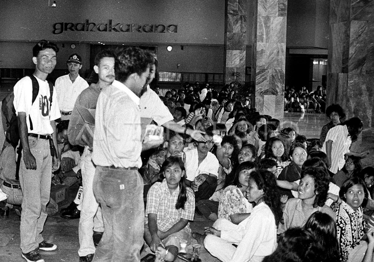 Unjuk Rasa Buruh Garmen Di Gedung Dpr Antara Foto