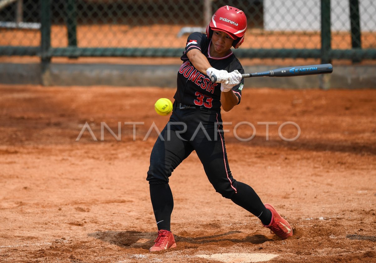 SOFTBALL PUTRI - FILIPHINA VS INDONESIA ASIAN GAMES 2018 | ANTARA Foto