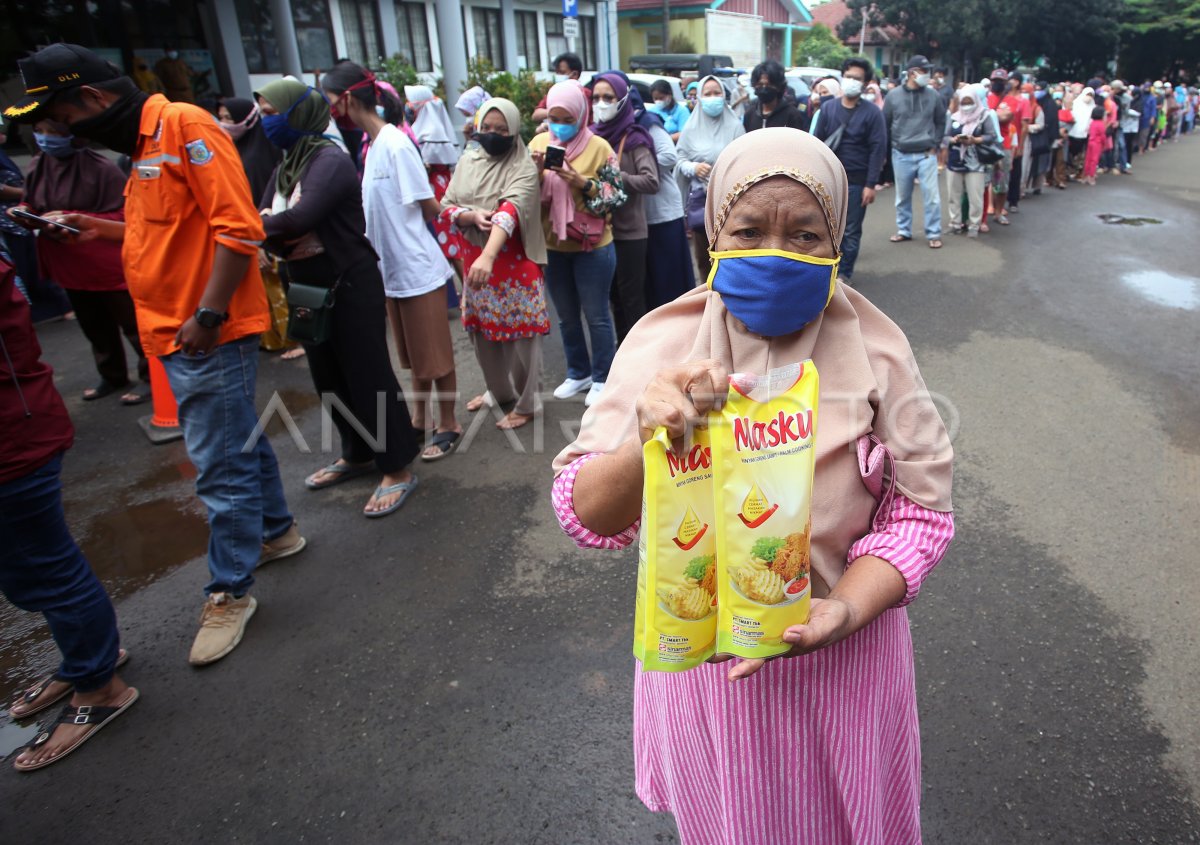 OPERASI PASAR MINYAK GORENG | ANTARA Foto