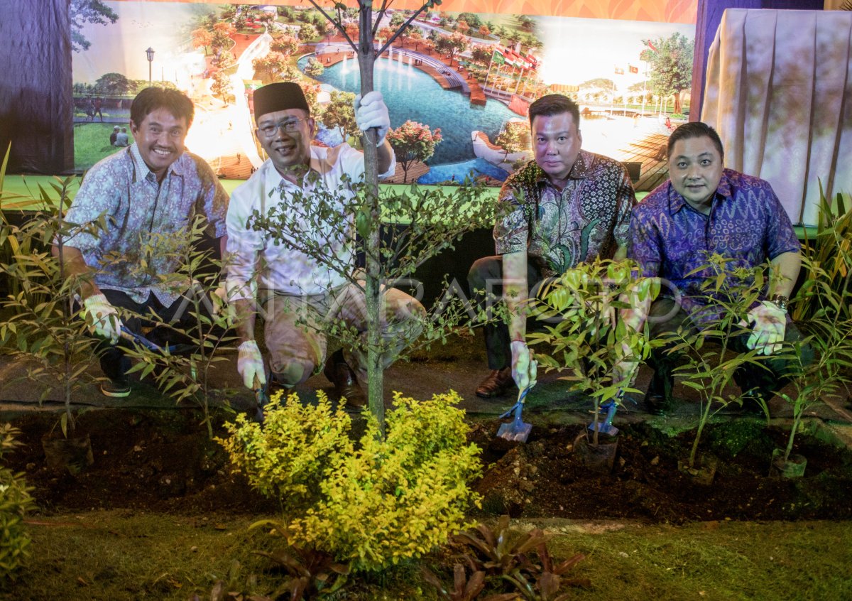 TAMAN ASIA AFRIKA BANDUNG | ANTARA Foto