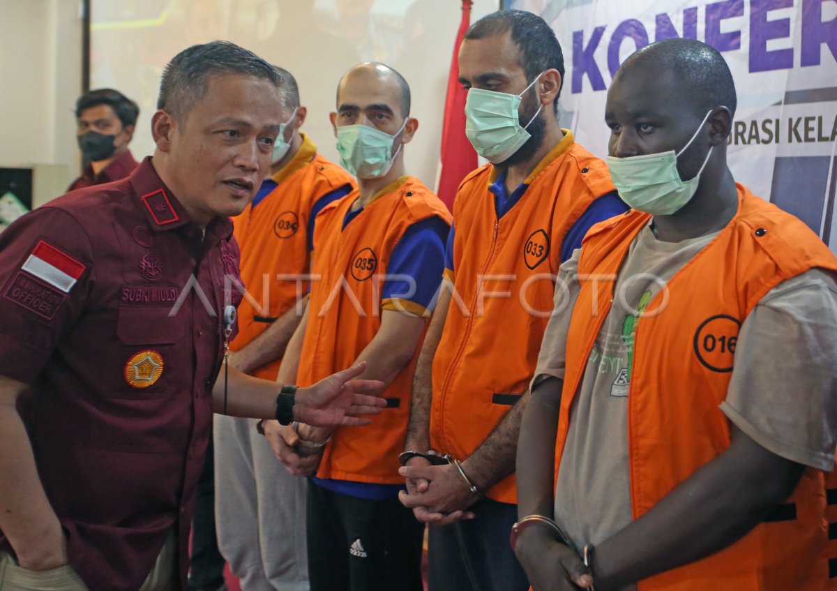 Pengungkapan Pemalsuan Dokumen Keimigrasian Wna Antara Foto