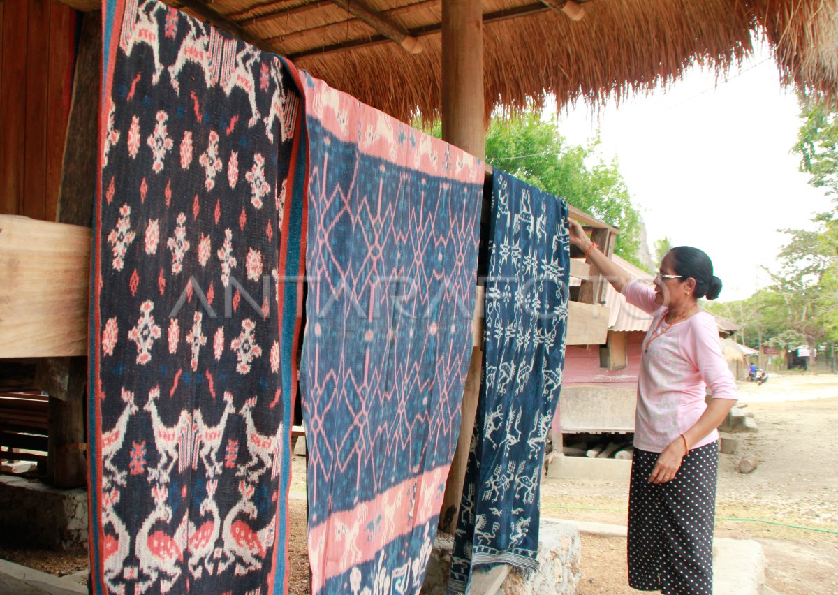 TENUN IKAT SUMBA TIMUR | ANTARA Foto