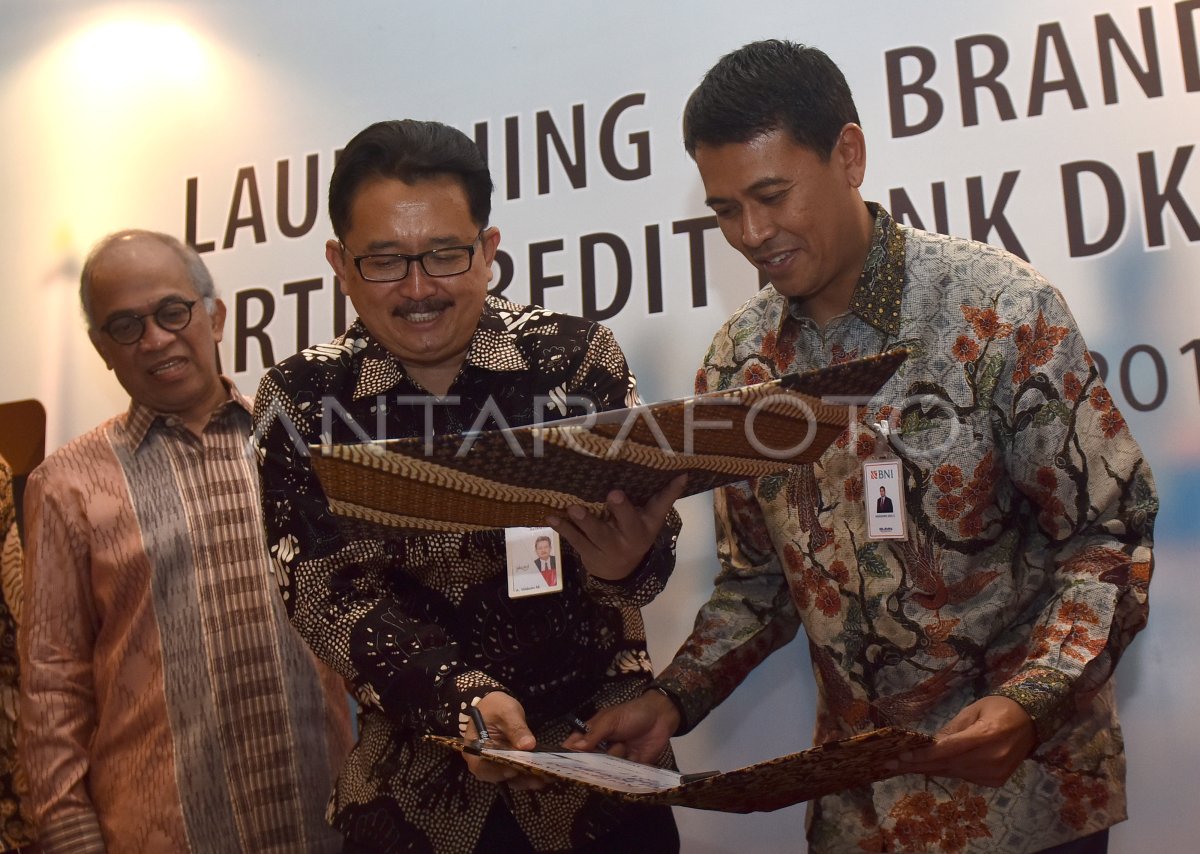 Peluncuran Kartu Kredit Bni Dan Bank Dki Antara Foto