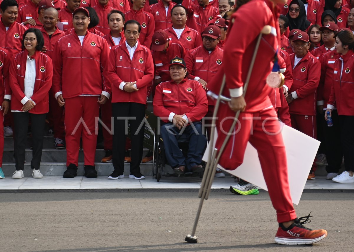 Penyerahan bonus kontingen Para Games
