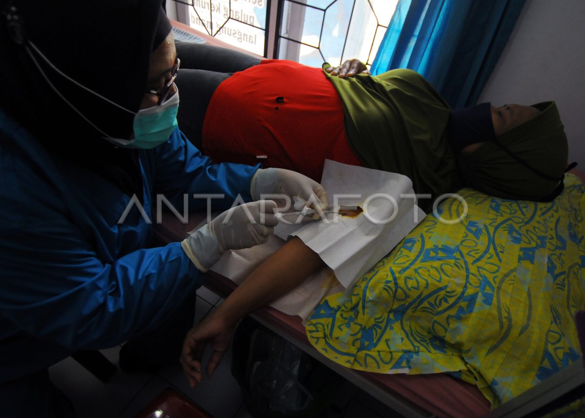 PELAYANAN KB DI MASA PANDEMI COVID-19 | ANTARA Foto