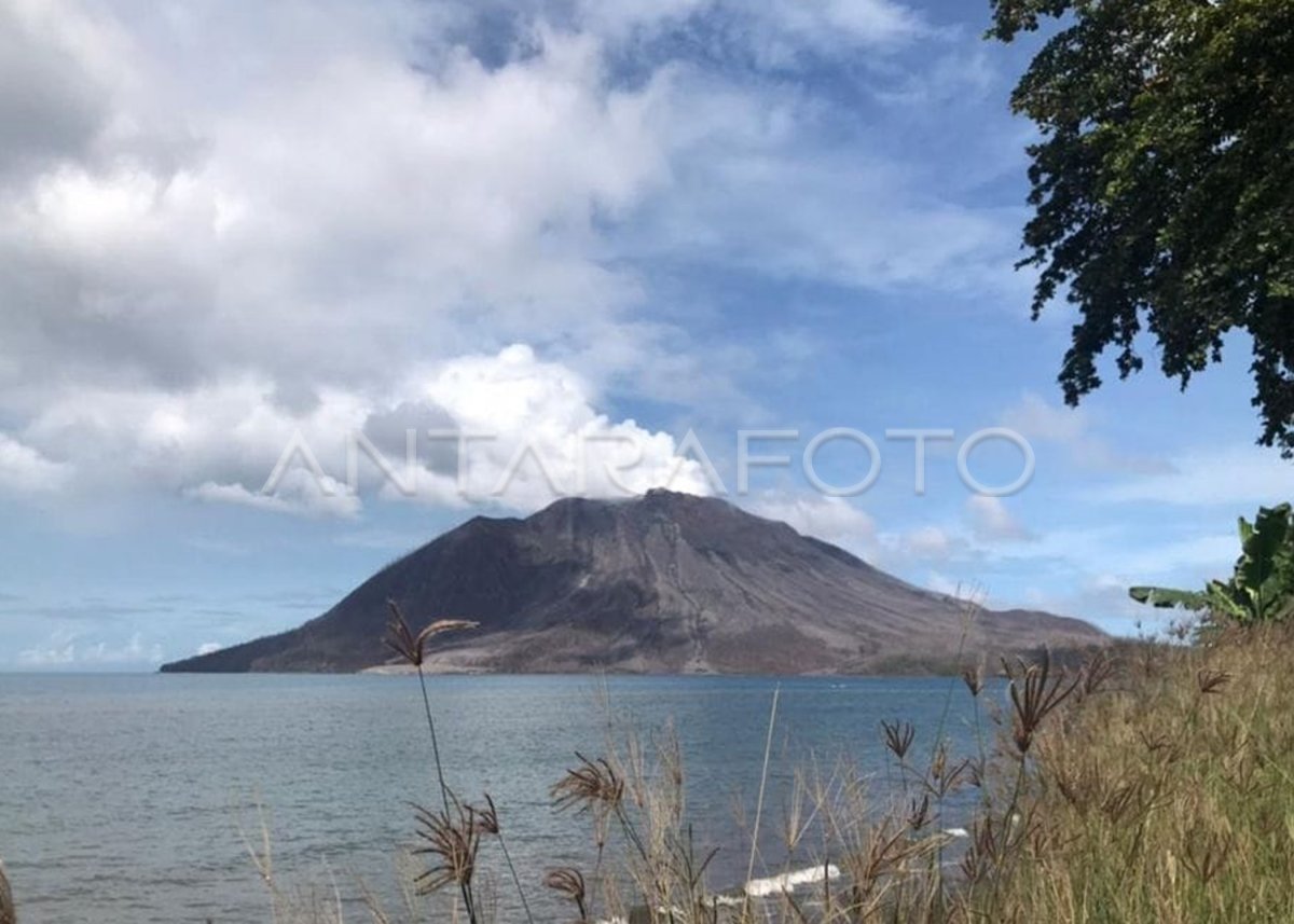 Erupsi Gunung Ruang | ANTARA Foto