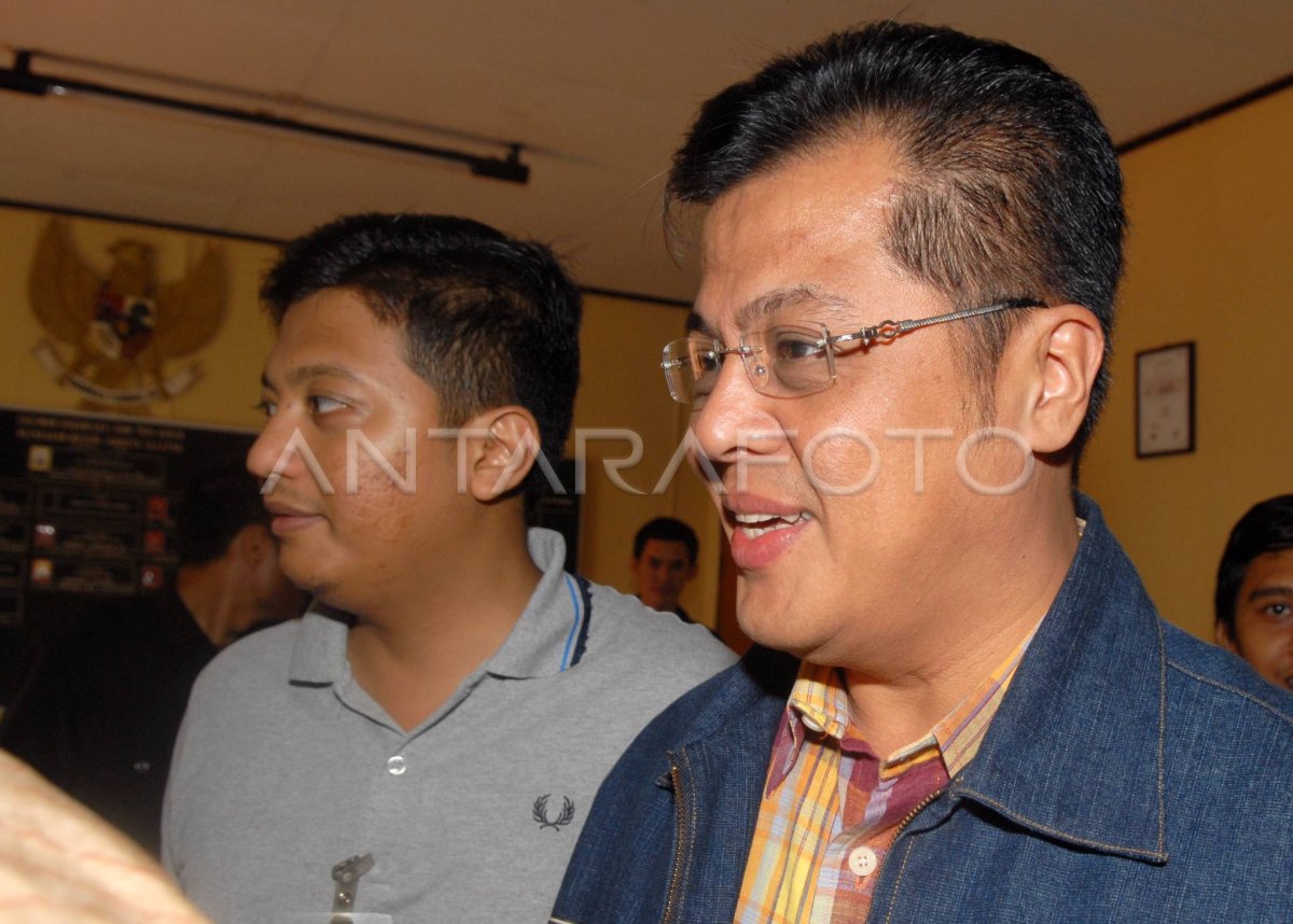 kredit-macet-bank-mandiri-antara-foto