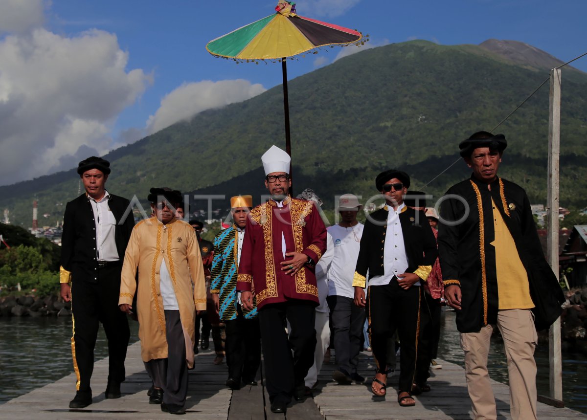 Prosesi Kololi Kie Ngolo Ternate