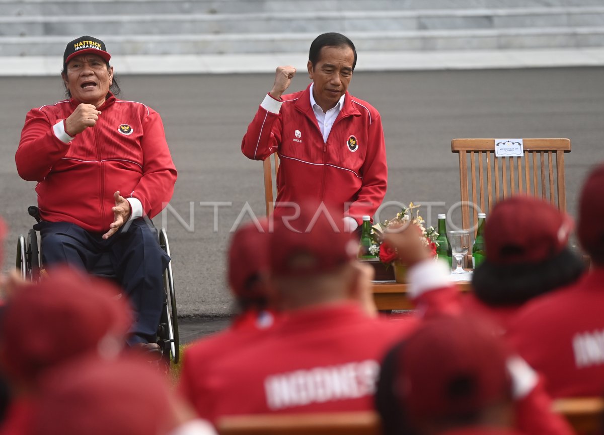 Penyerahan bonus kontingen Para Games