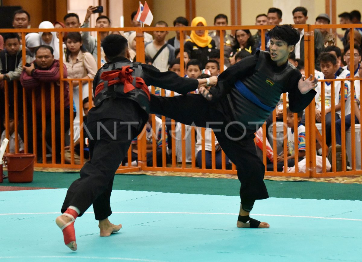 MEDALI EMAS PENCAK SILAT PUTRA ASG 2019 | ANTARA Foto