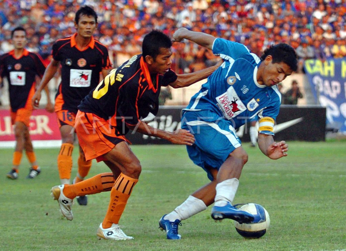 Striker PSIS Semarang Julio Lopez