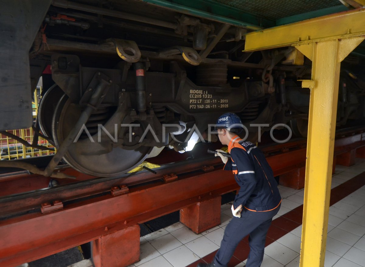 Perawatan Lokomotif Jelang Mudik Lebaran 2024 Antara Foto