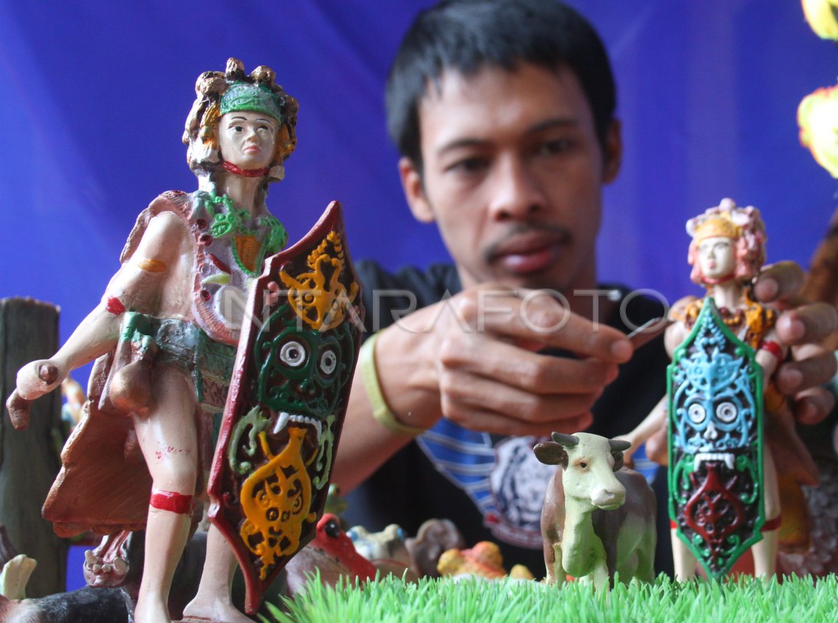 MINIATUR SUKU NUSANTARA | ANTARA Foto