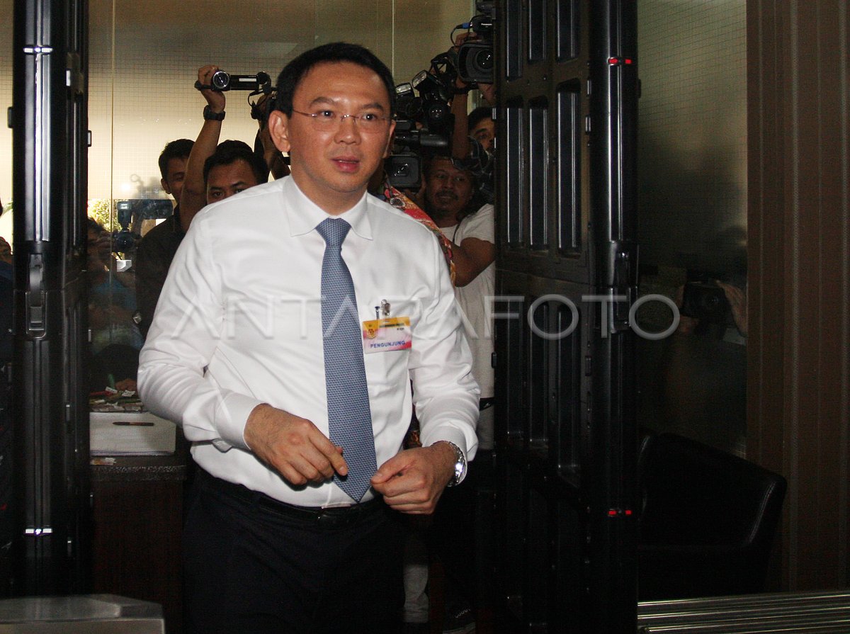 PEMERIKSAAN AHOK BARESKRIM | ANTARA Foto