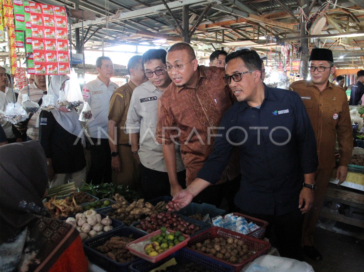 Bantuan Dana Revitalisasi Pasar Tradisional Di Padang | ANTARA Foto