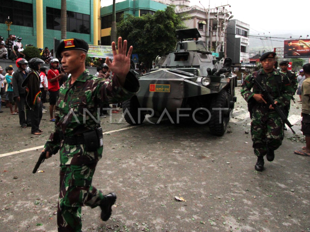 KERUSUHAN AMBON | ANTARA Foto