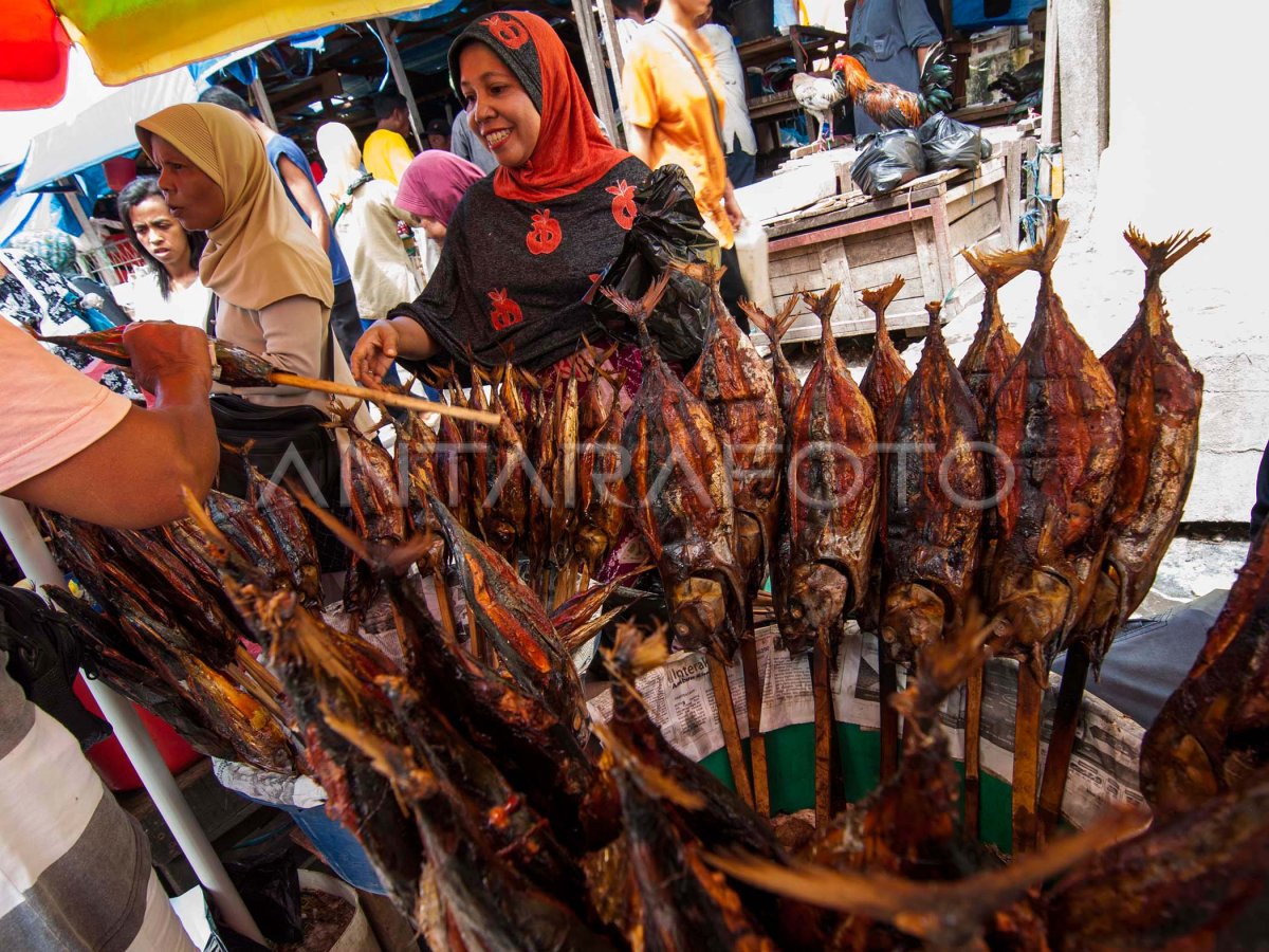 IKAN CAKALANG ASAR ANTARA Foto