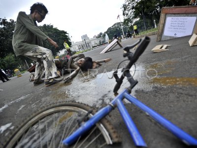 TRAGEDI LUMPUR LAPINDO | ANTARA Foto