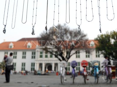TAMAN FATAHILLAH | ANTARA Foto