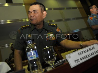 RDP PERCEPATAN PEMBANGUNAN PAPUA | ANTARA Foto