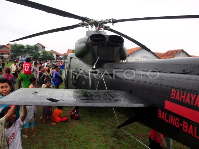 HELIKOPTER TNI-AD MENDARAT DARURAT | ANTARA Foto